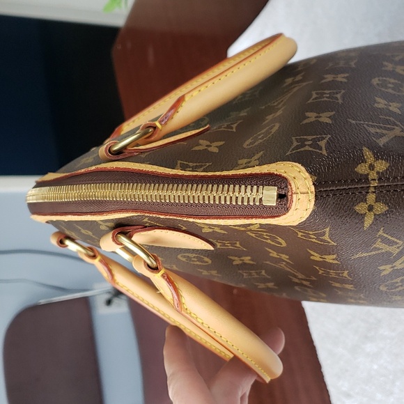 Louis vuitton Lock it GM Monogram Canvas and leather with lock and key🔥 😍💕 - Picture 14 of 17